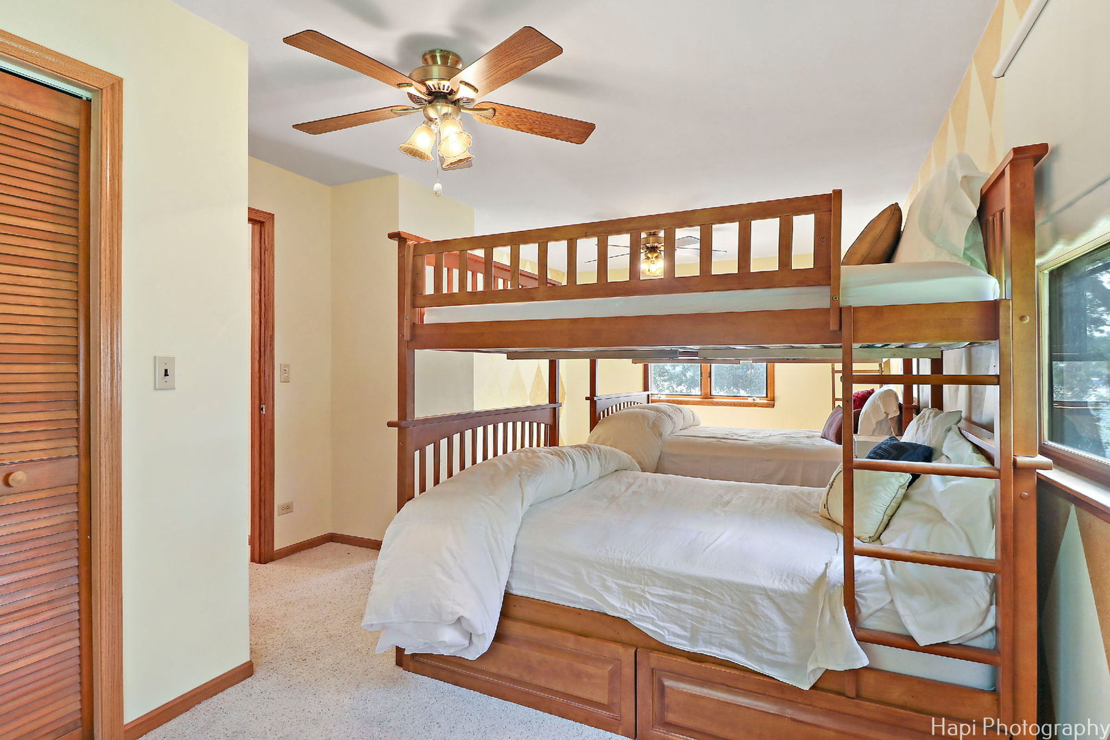 42385 N Woodbine Avenue, Antioch, IL 60002