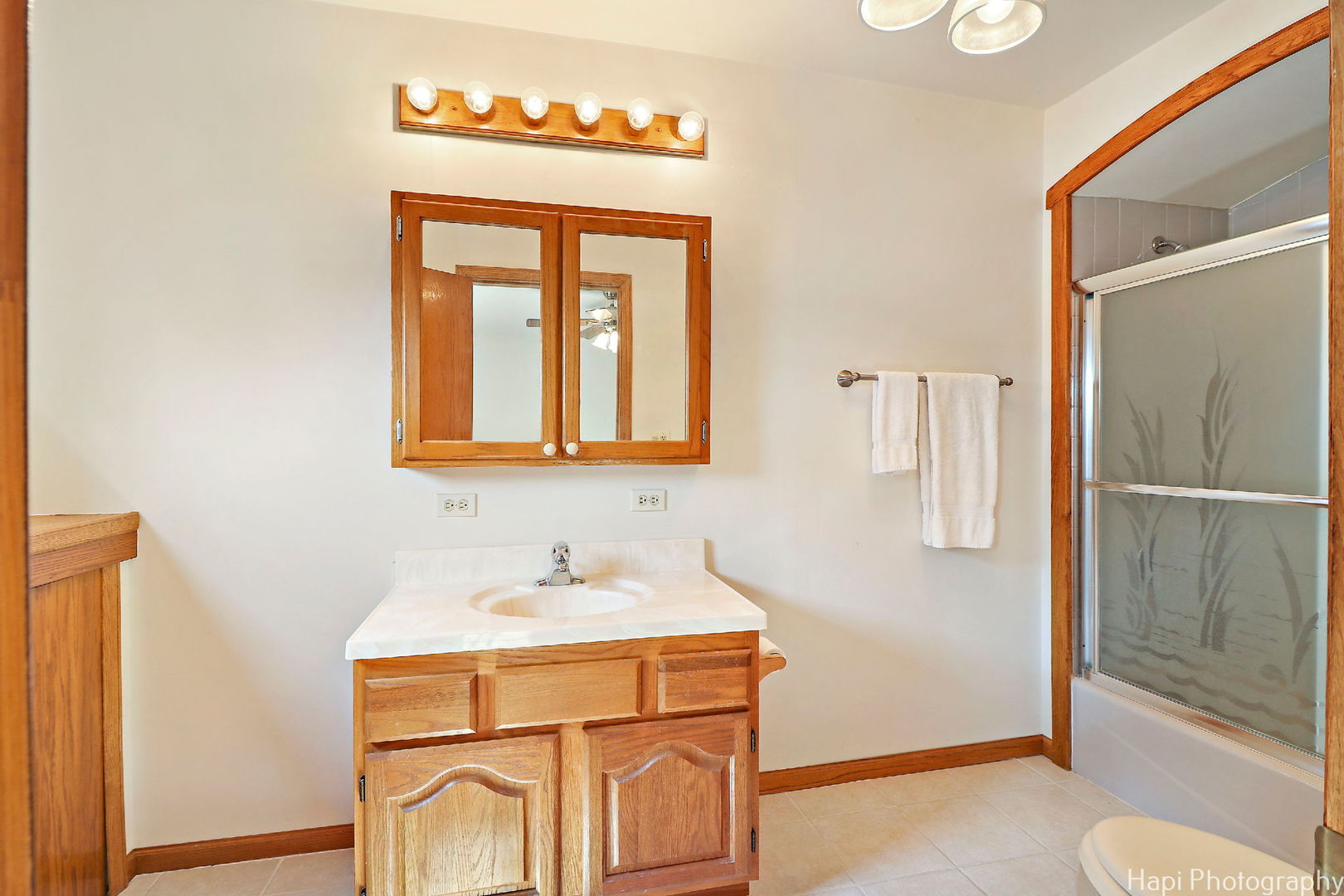 42385 N Woodbine Avenue, Antioch, IL 60002