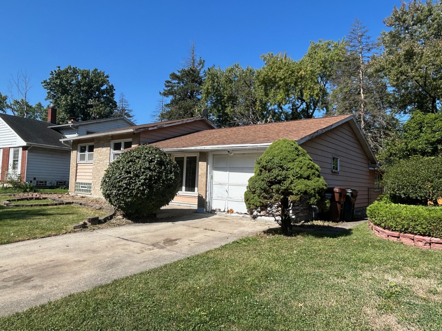 17622 Oakwood Drive, Hazel Crest, IL 60429