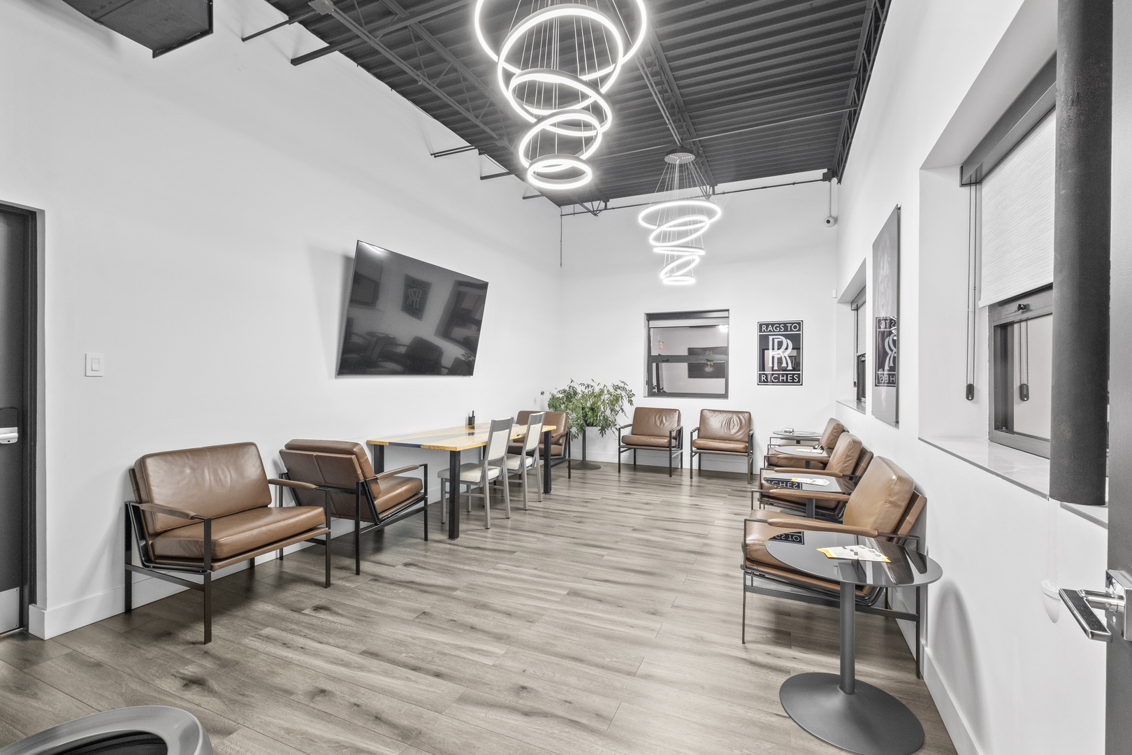 1529 N 31st Avenue, Melrose Park, IL 60160