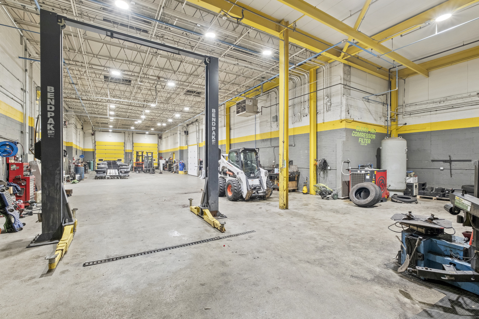 1529 N 31st Avenue, Melrose Park, IL 60160