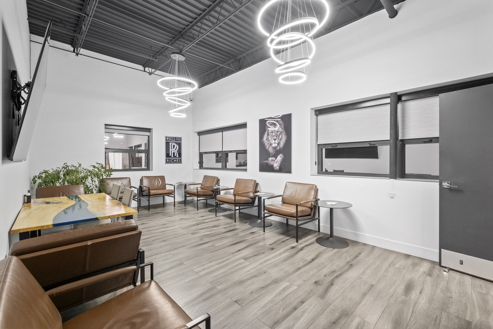 1529 N 31st Avenue, Melrose Park, IL 60160