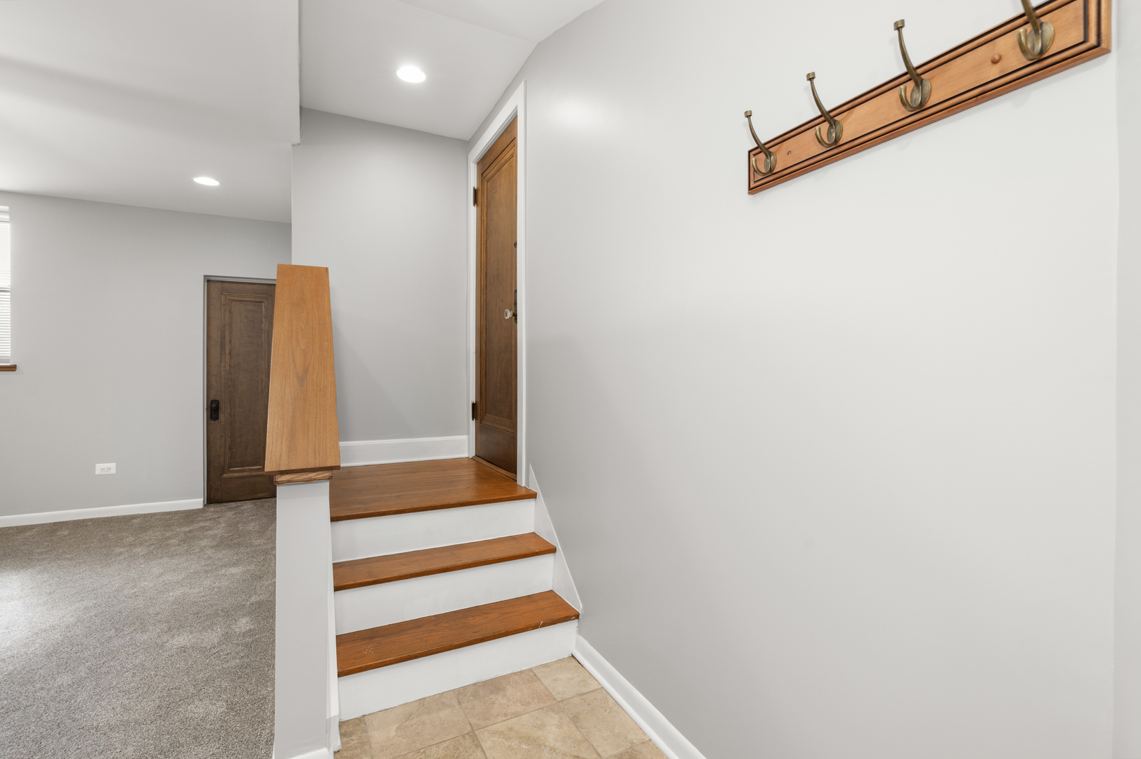 5352 W Sunnyside Avenue, Chicago, IL 60630