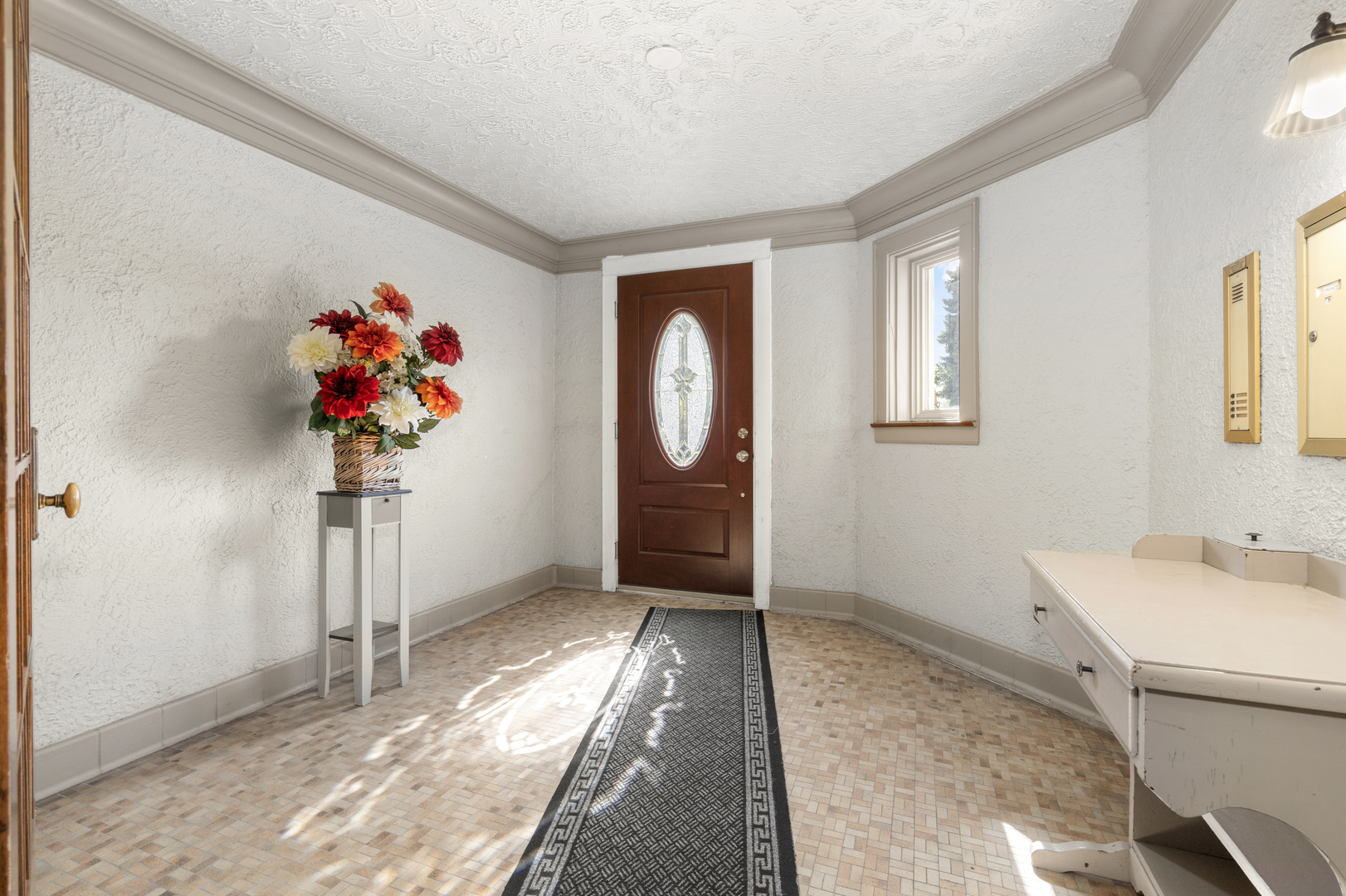5352 W Sunnyside Avenue, Chicago, IL 60630