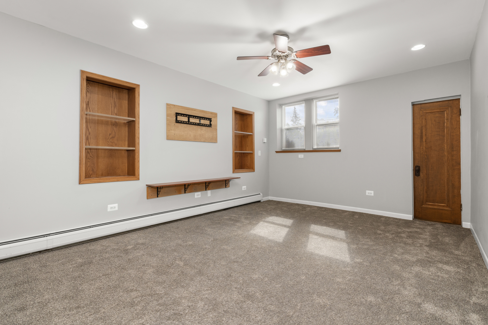 5352 W Sunnyside Avenue, Chicago, IL 60630
