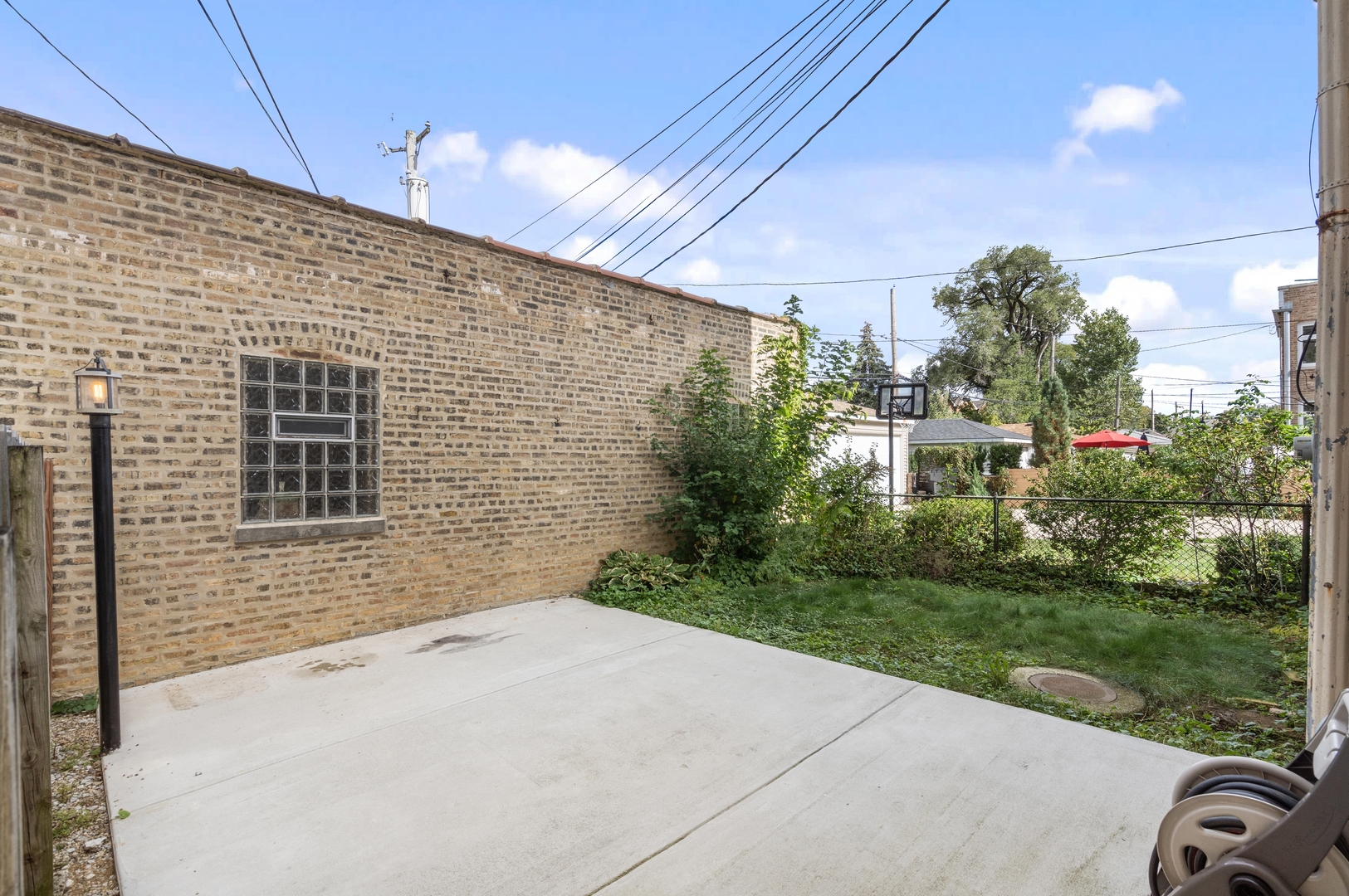 5352 W Sunnyside Avenue, Chicago, IL 60630