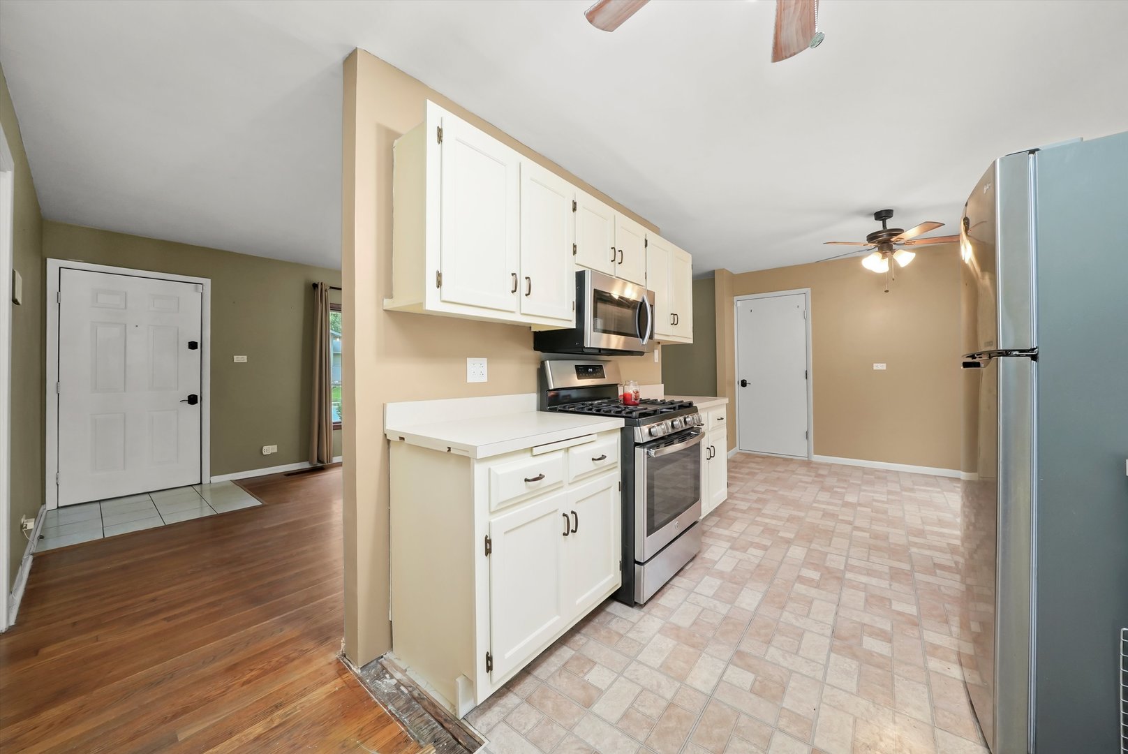 15027 Park Avenue, Oak Forest, IL 60452