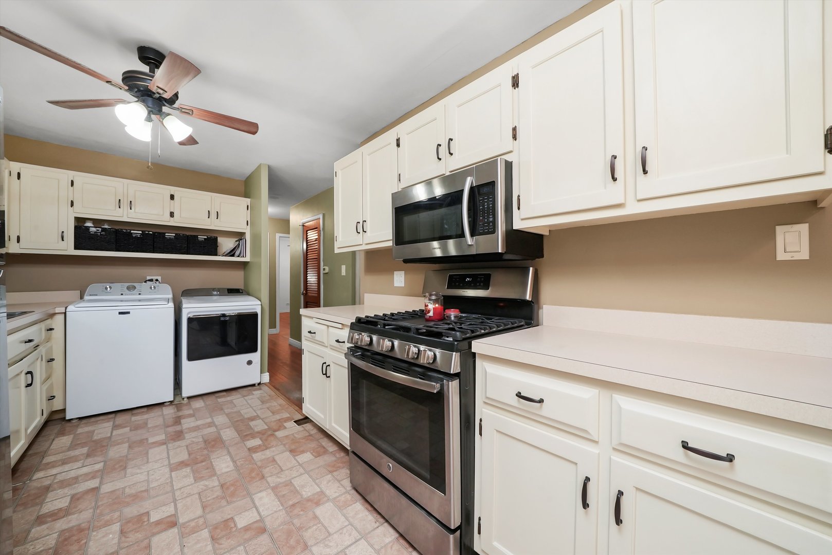 15027 Park Avenue, Oak Forest, IL 60452
