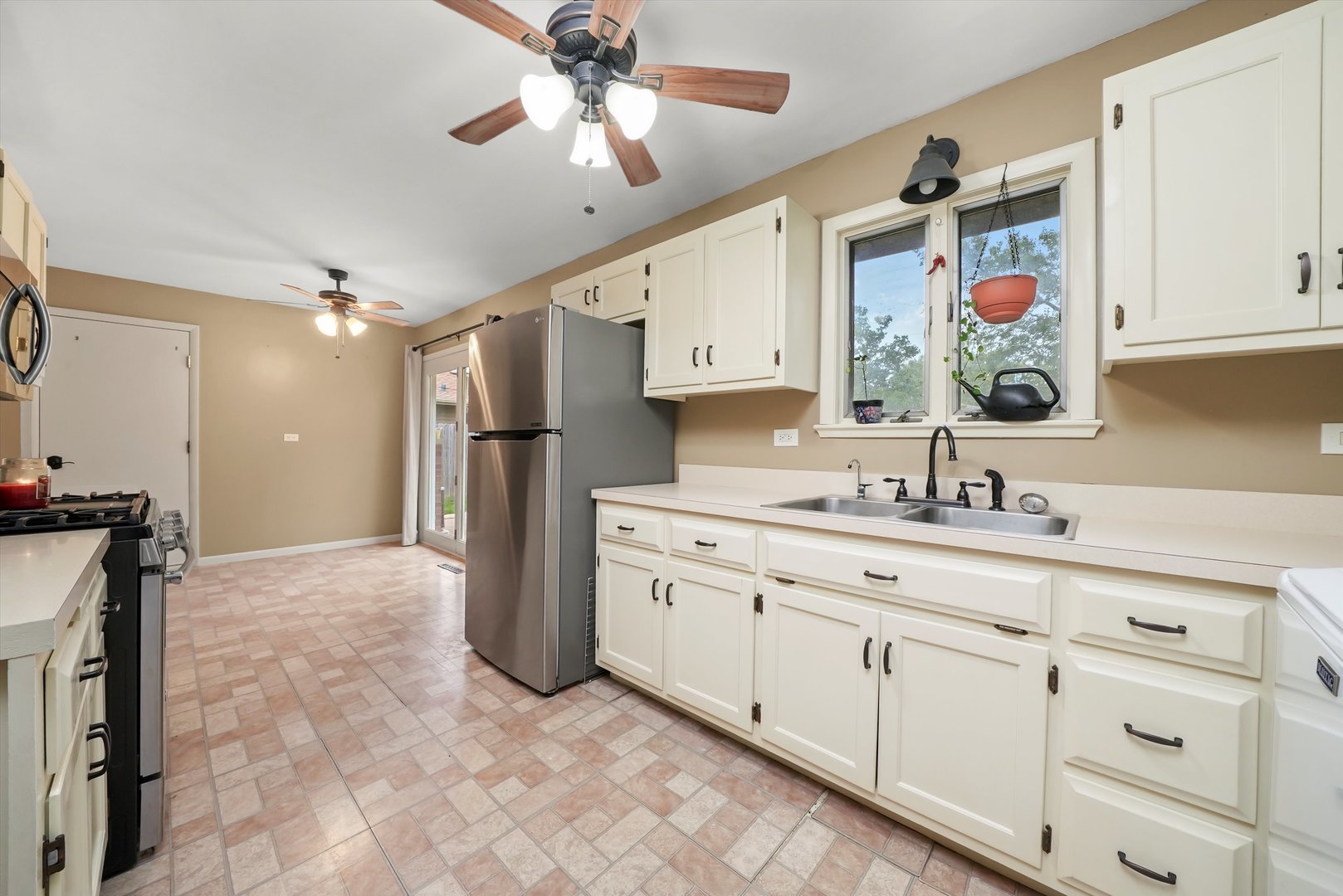 15027 Park Avenue, Oak Forest, IL 60452