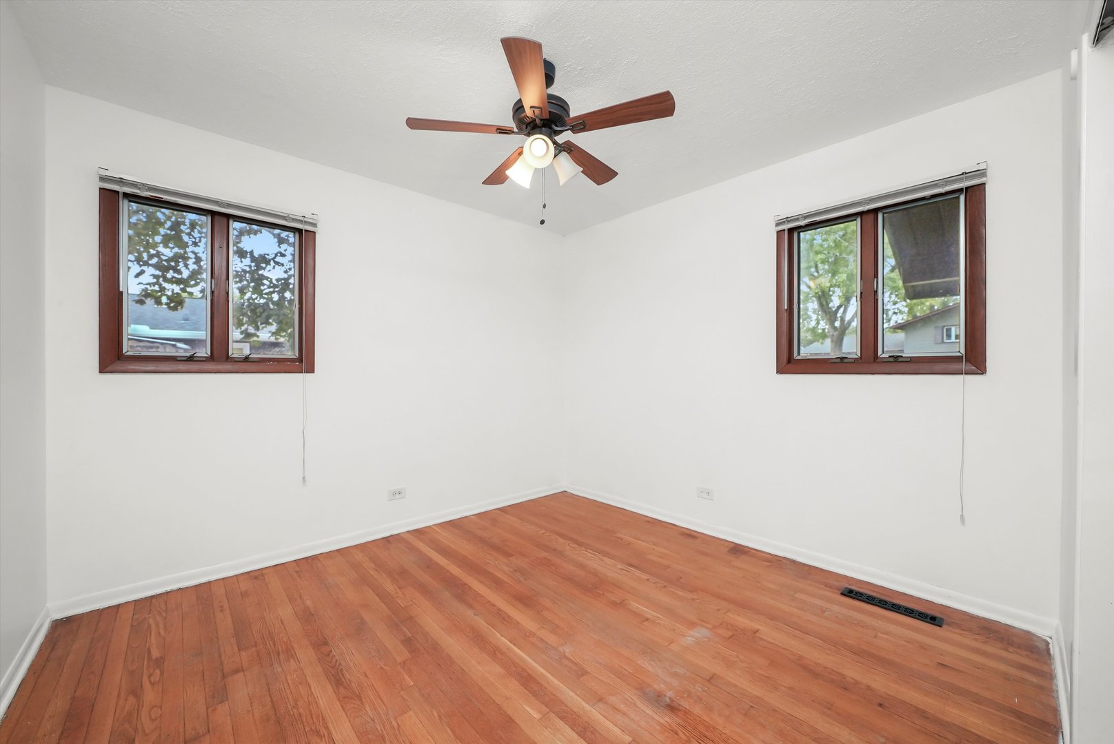 15027 Park Avenue, Oak Forest, IL 60452