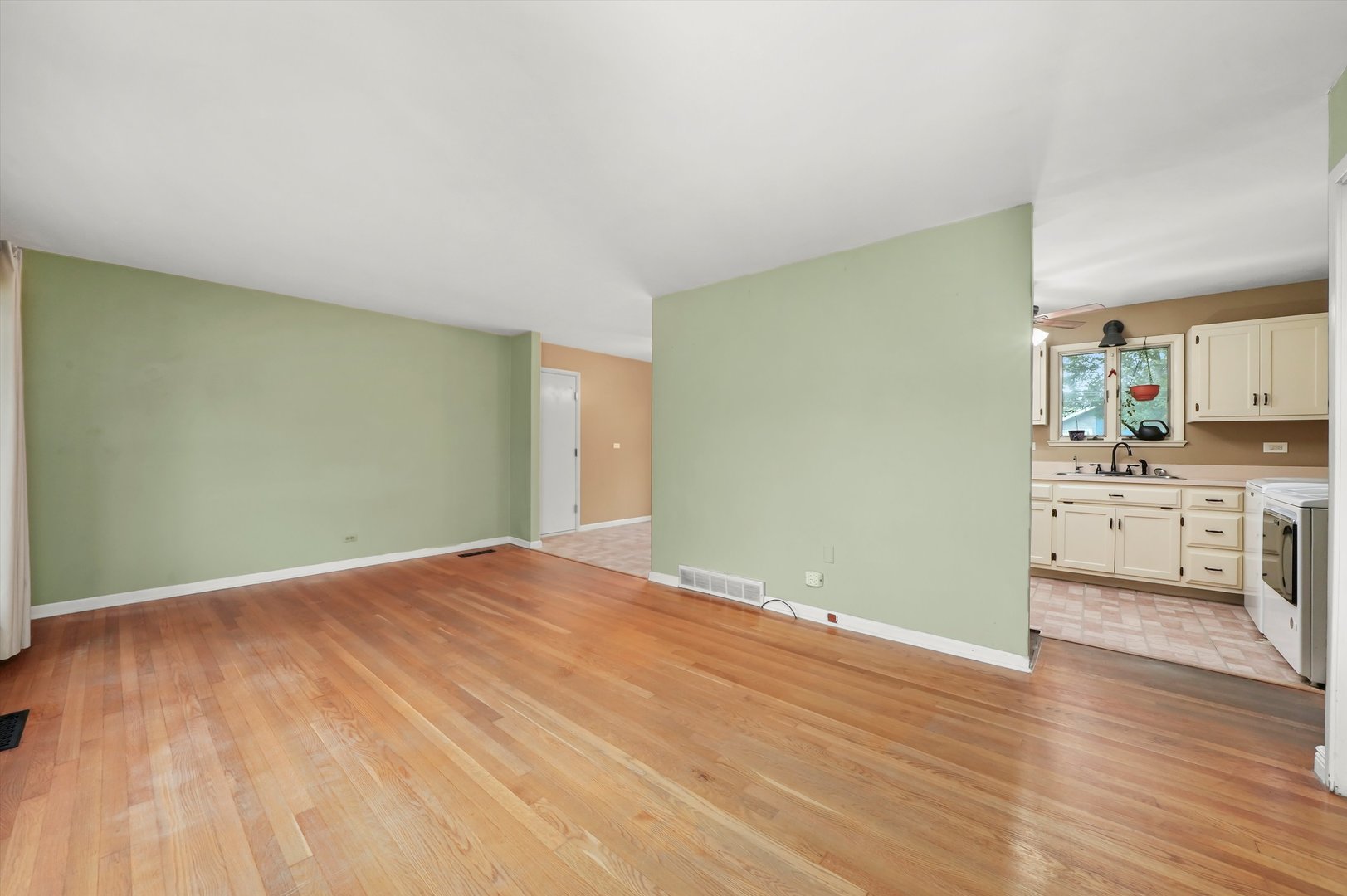 15027 Park Avenue, Oak Forest, IL 60452