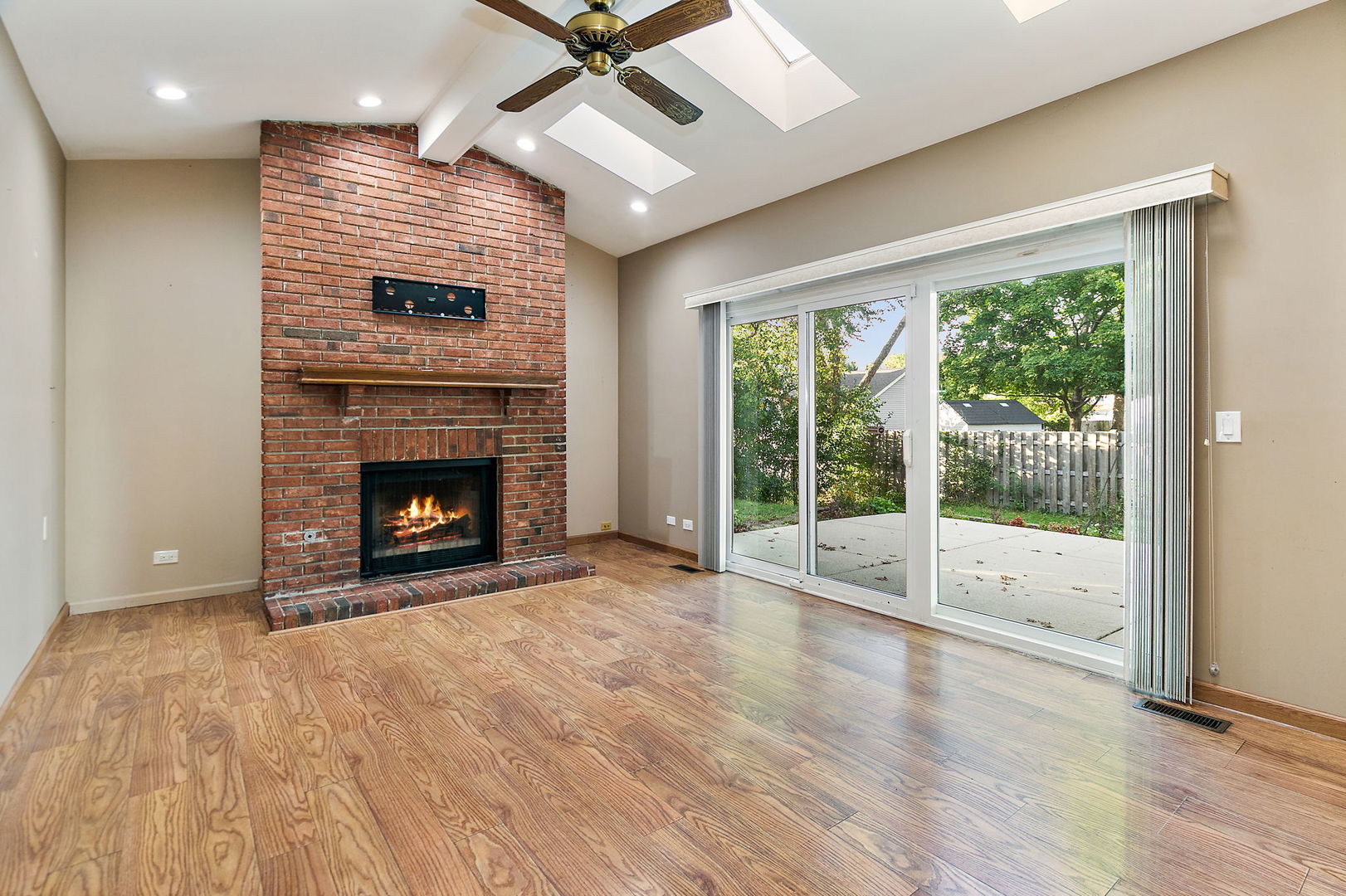 1088 Pear Tree Lane, Wheeling, IL 60090