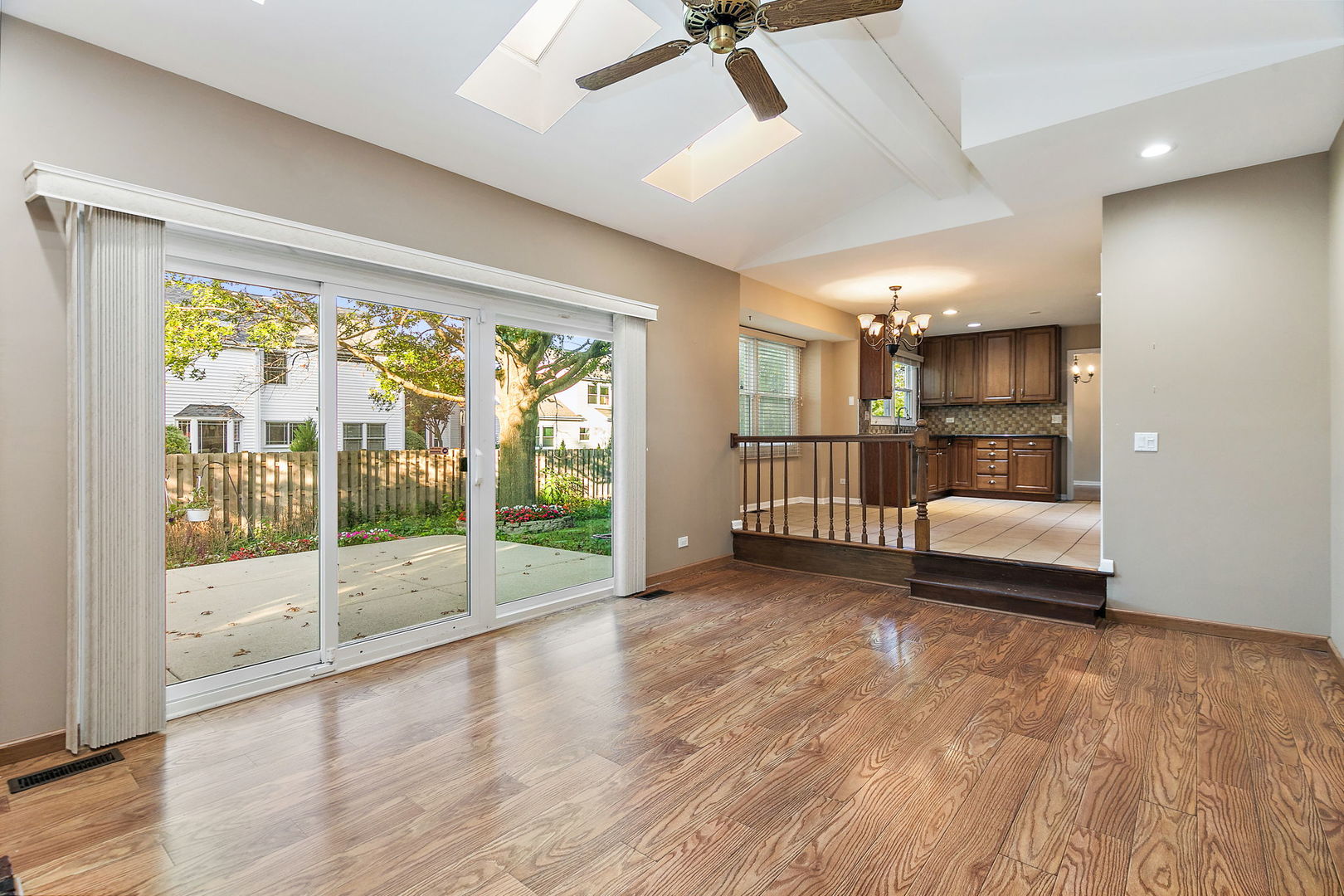 1088 Pear Tree Lane, Wheeling, IL 60090