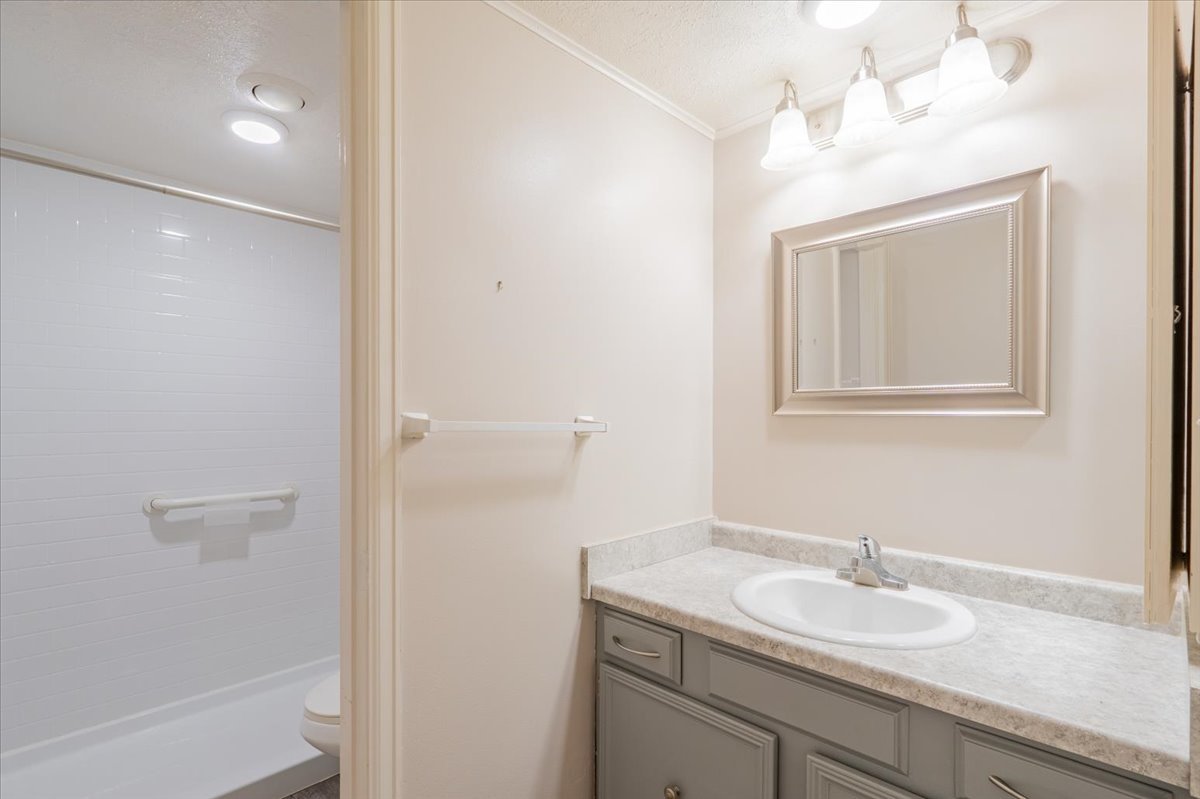 111 Rust Road #211, Bloomington, IL 61701