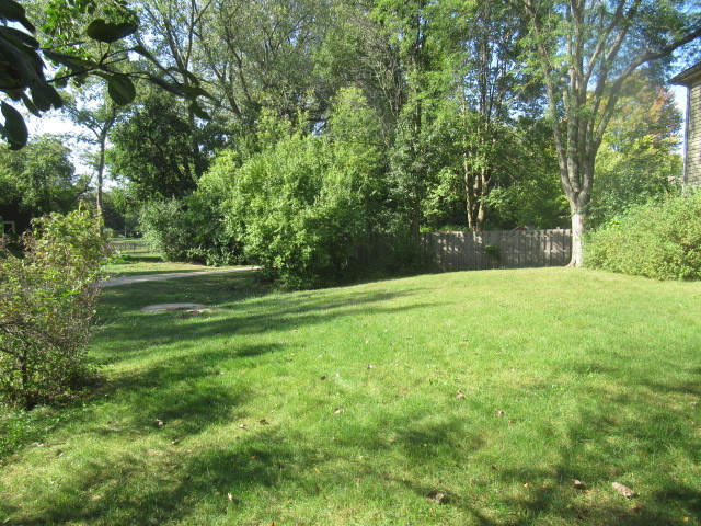 600 Brookstone Road, Grayslake, IL 60030