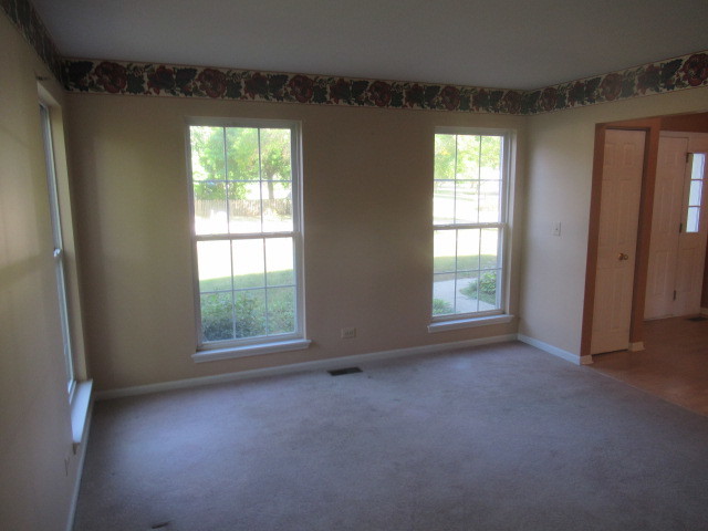 600 Brookstone Road, Grayslake, IL 60030