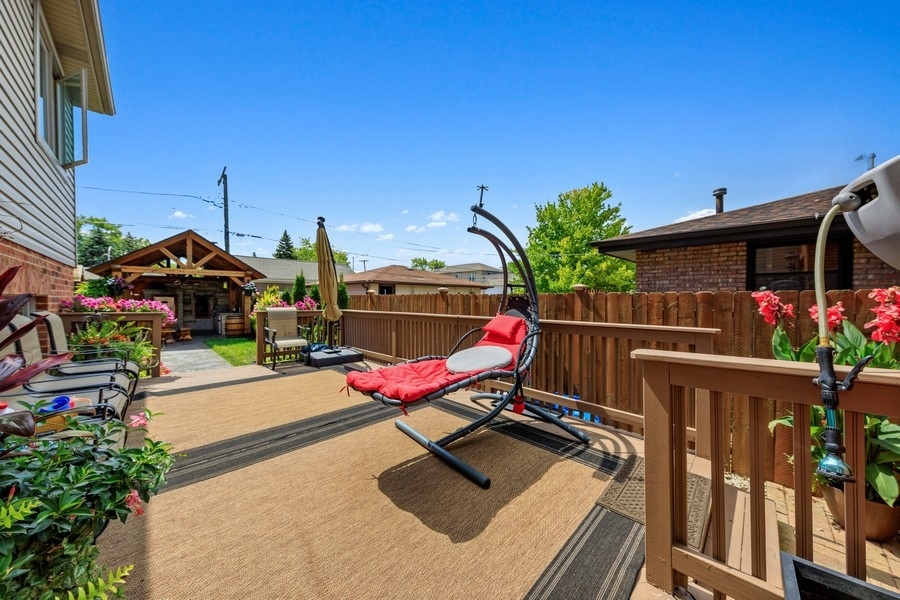 7037 W 72nd Place, Chicago, IL 60638