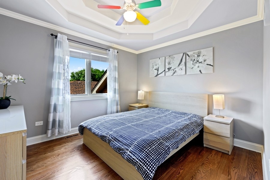 7037 W 72nd Place, Chicago, IL 60638