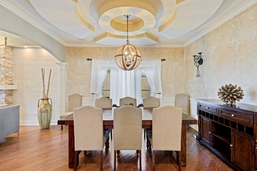 7037 W 72nd Place, Chicago, IL 60638