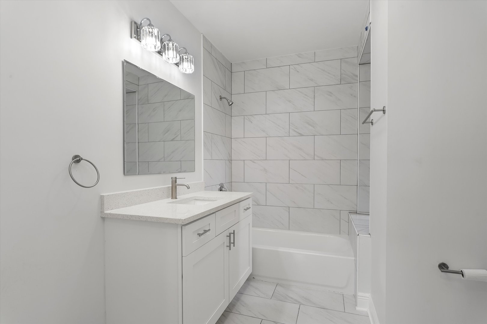 4447 W van buren Street, Chicago, IL 60624