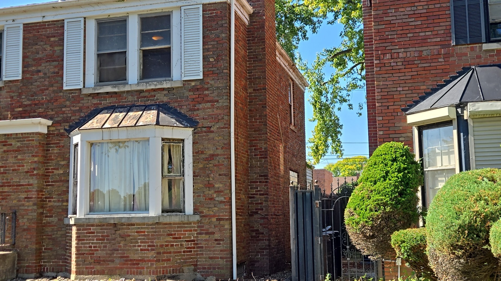 8218 S Yates Boulevard, Chicago, IL 60617