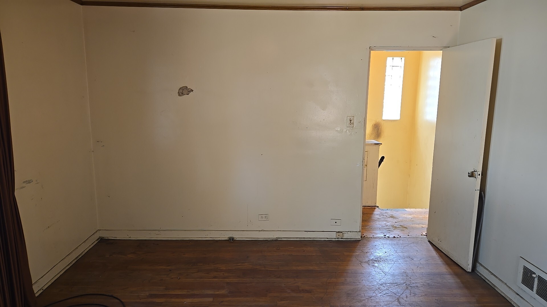 8218 S Yates Boulevard, Chicago, IL 60617