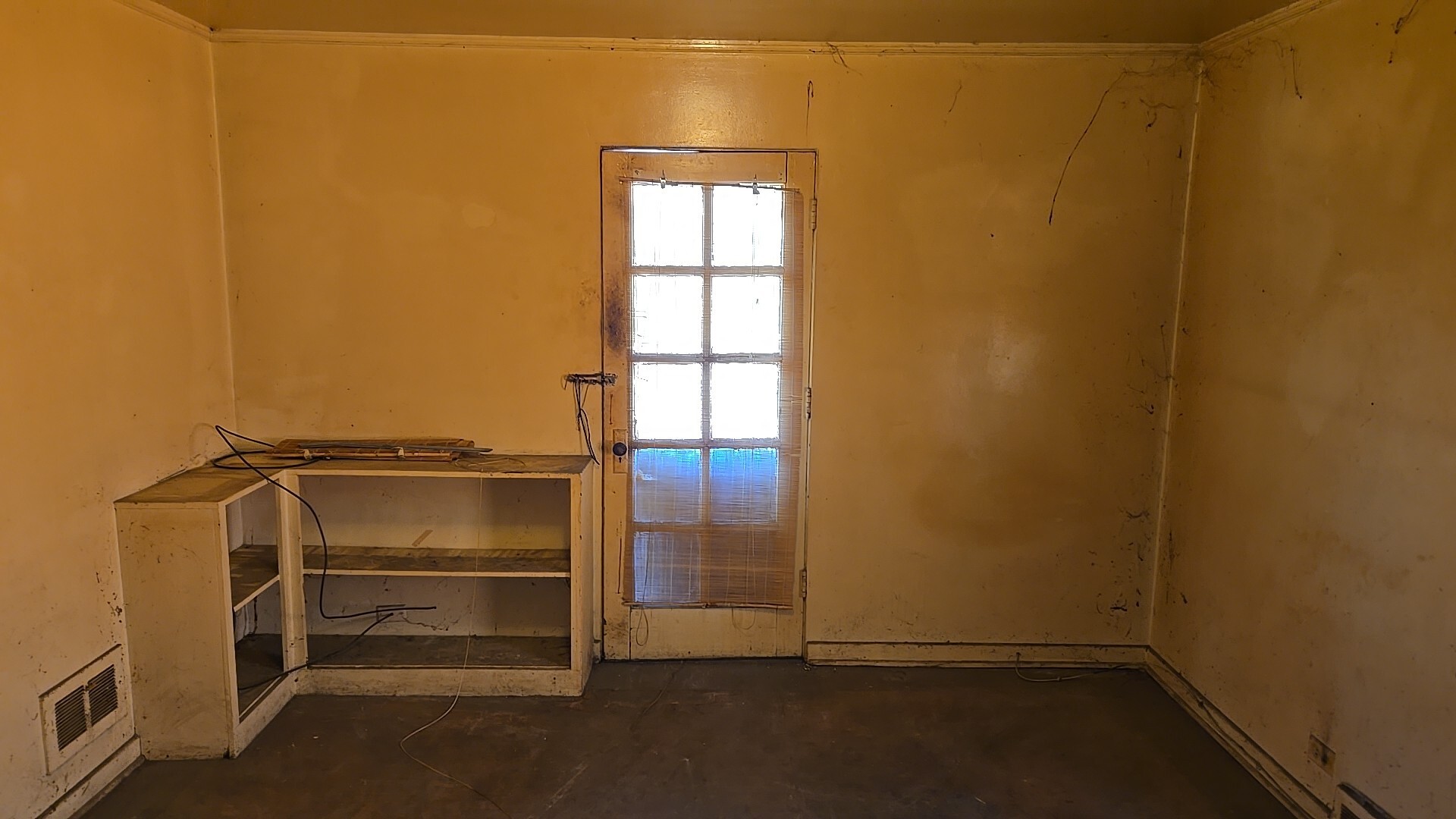 8218 S Yates Boulevard, Chicago, IL 60617