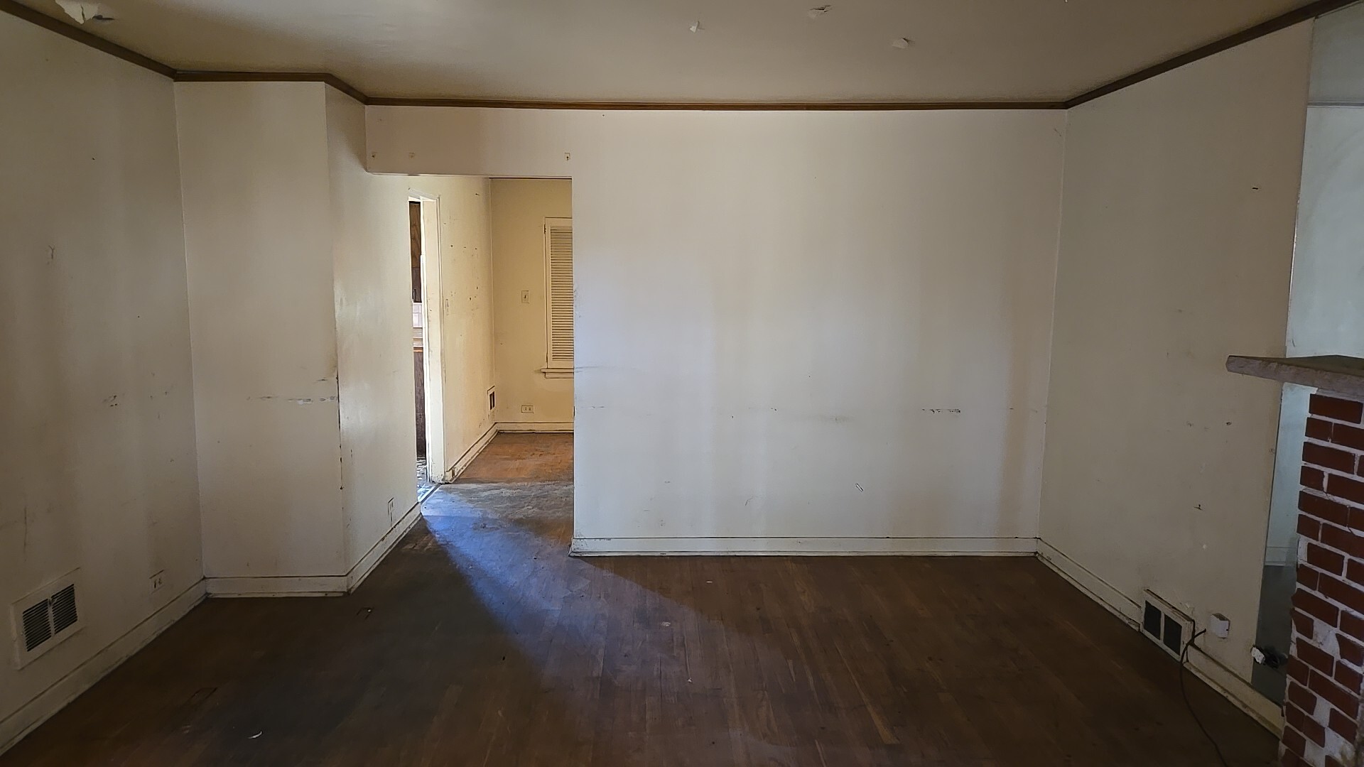 8218 S Yates Boulevard, Chicago, IL 60617