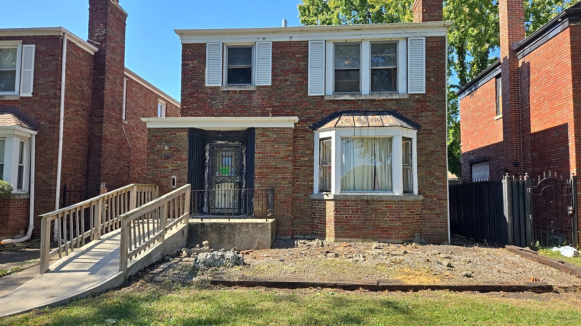 8218 S Yates Boulevard, Chicago, IL 60617