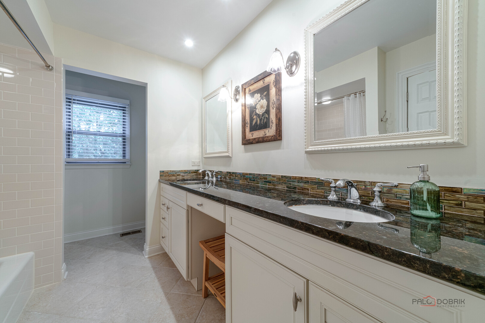 832 interlaken Lane, Libertyville, IL 60048