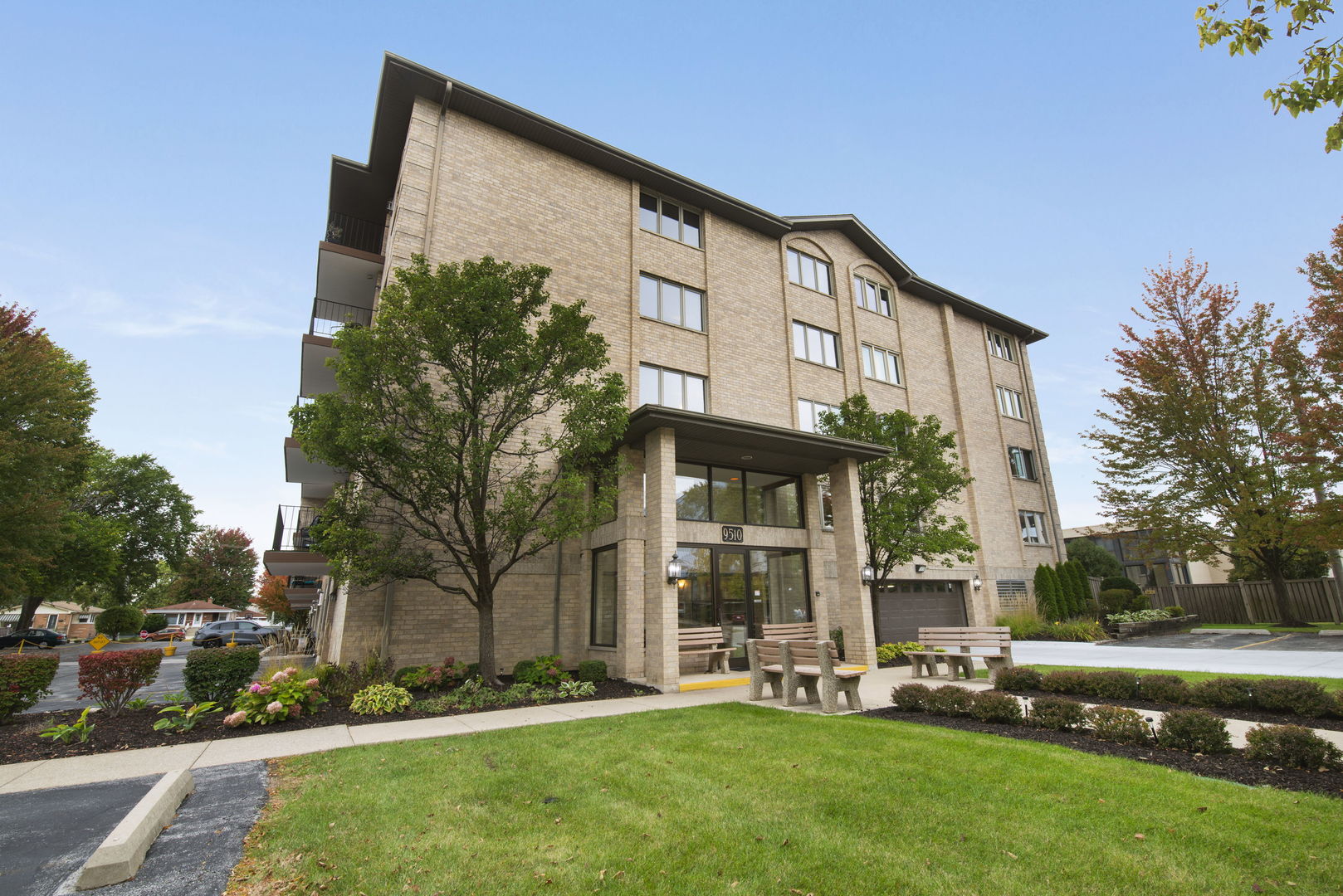 9510 S Kolmar Avenue #406, Oak Lawn, IL 60453