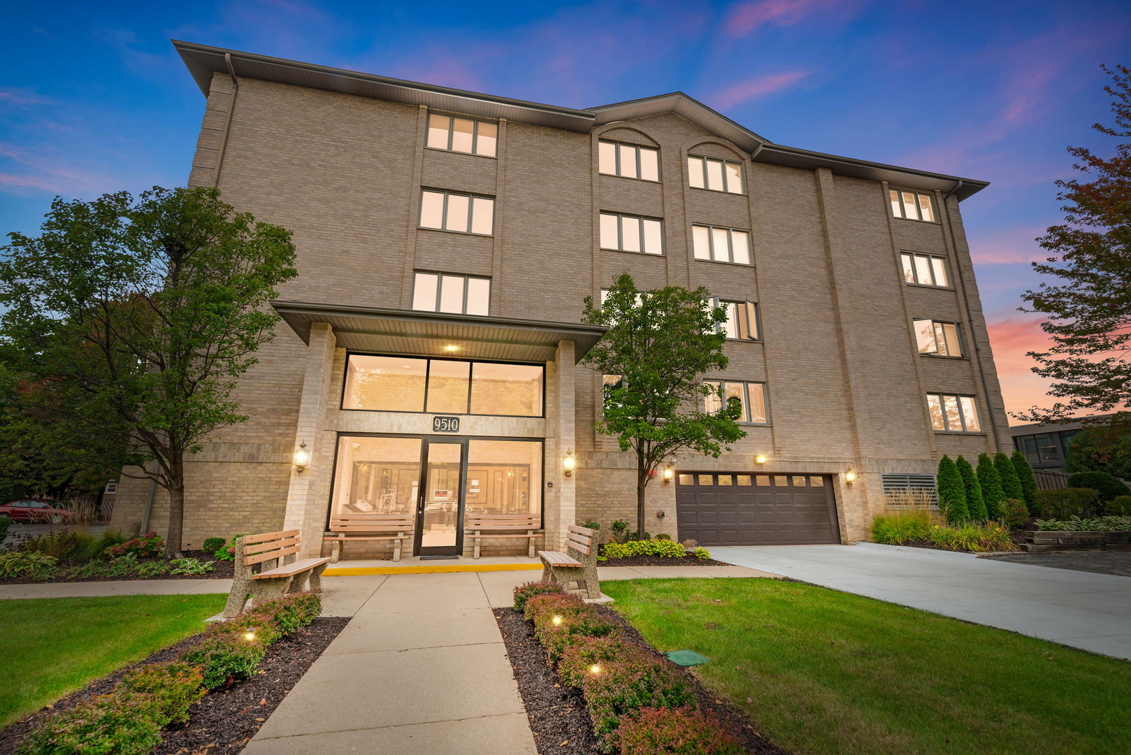 9510 S Kolmar Avenue #406, Oak Lawn, IL 60453