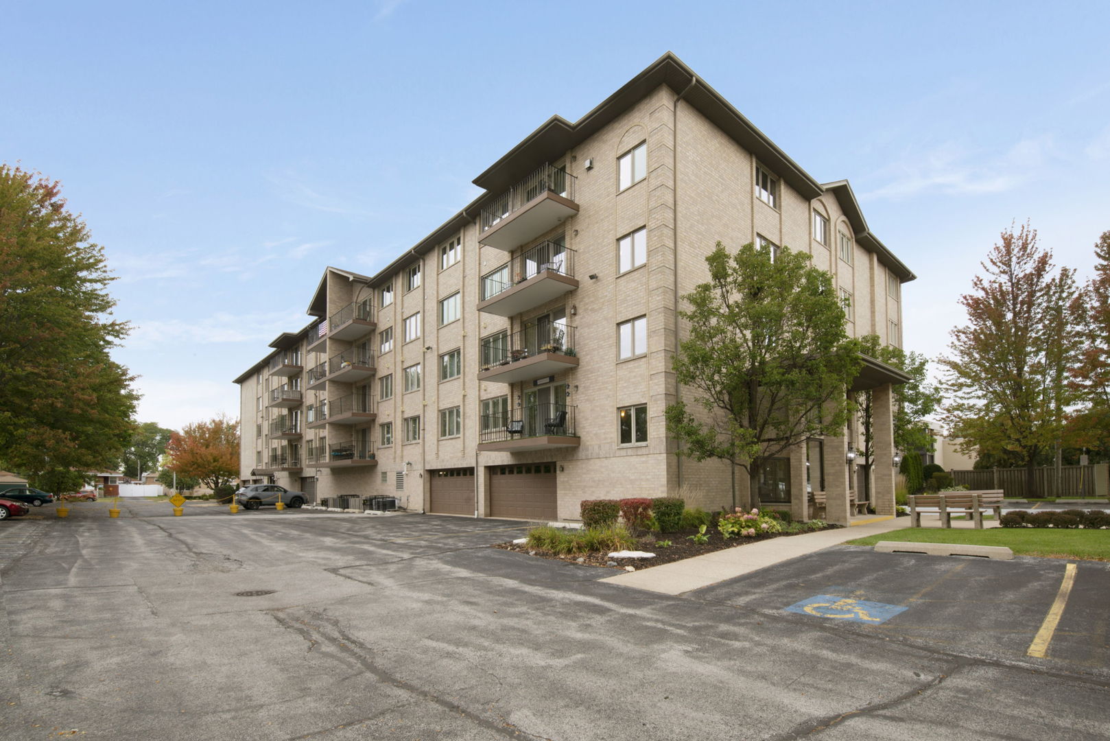 9510 S Kolmar Avenue #406, Oak Lawn, IL 60453