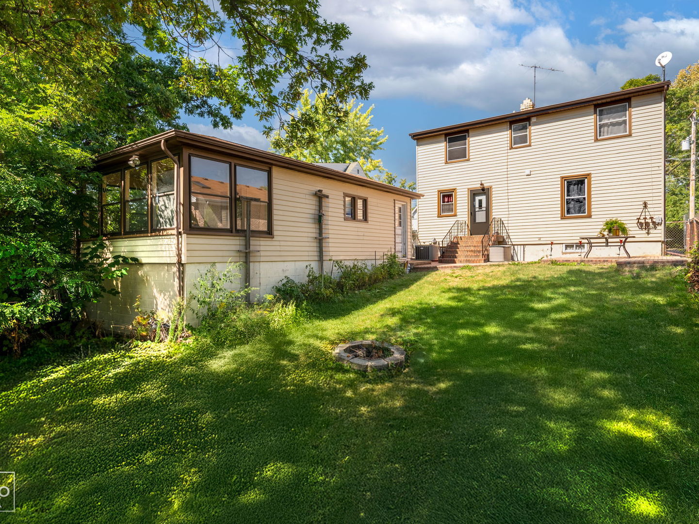 4 Ridge Road, Lemont, IL 60439