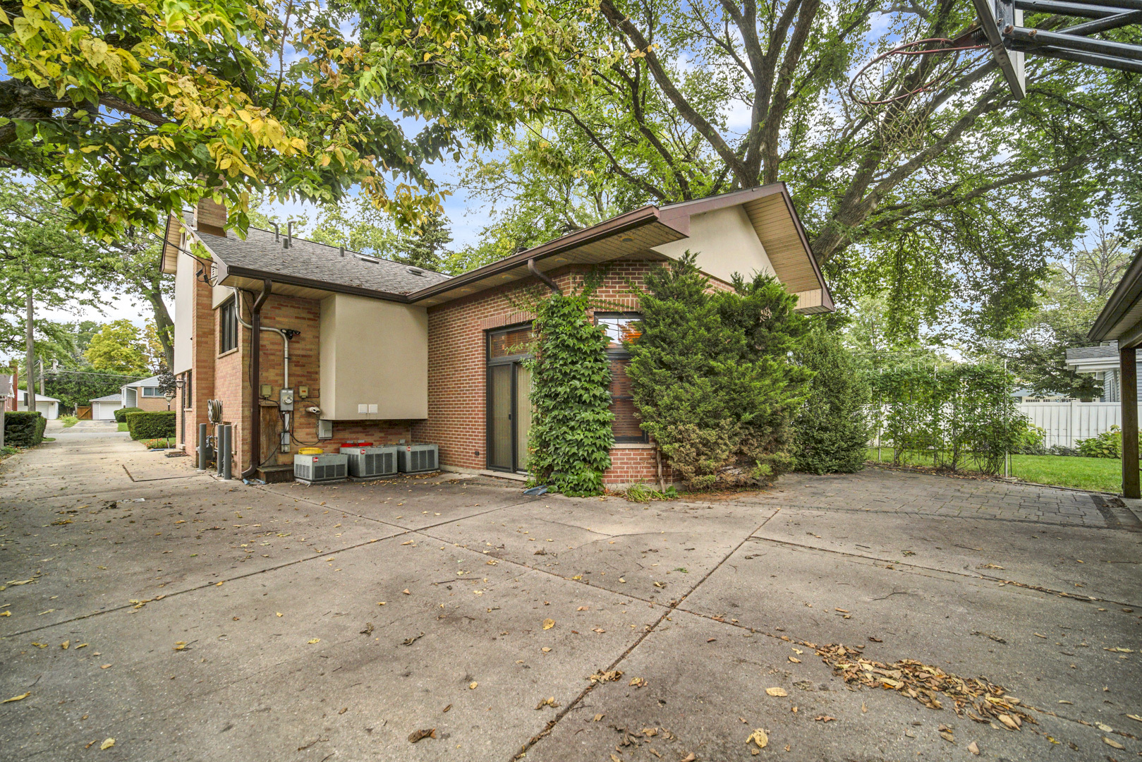 1715 S Greenwood Avenue, Park Ridge, IL 60068