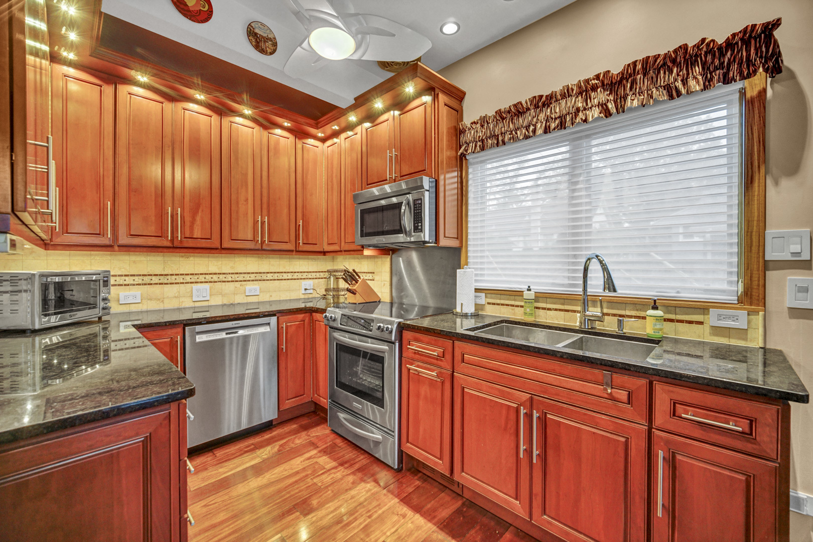 1715 S Greenwood Avenue, Park Ridge, IL 60068