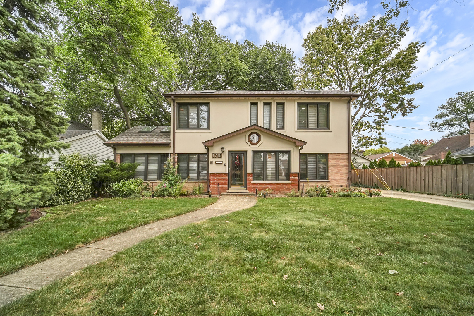 1715 S Greenwood Avenue, Park Ridge, IL 60068