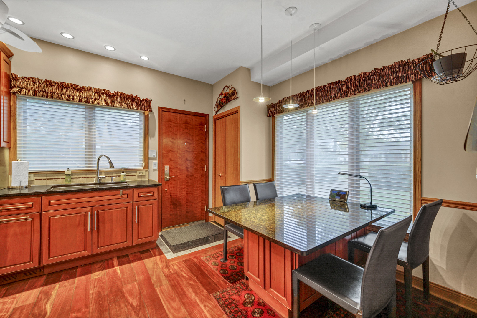 1715 S Greenwood Avenue, Park Ridge, IL 60068