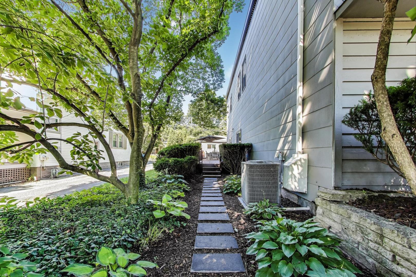 102 S Quincy Street, Hinsdale, IL 60521