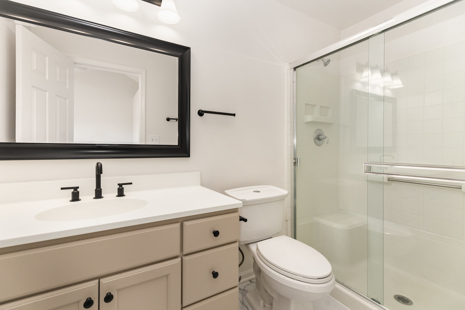 137 President Court, Carol Stream, IL 60188