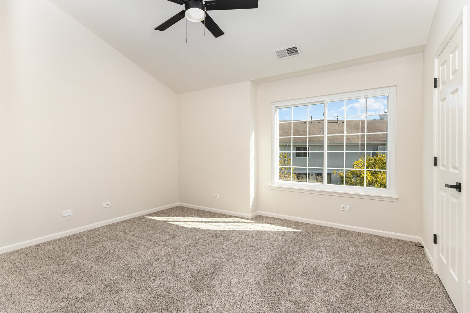 137 President Court, Carol Stream, IL 60188