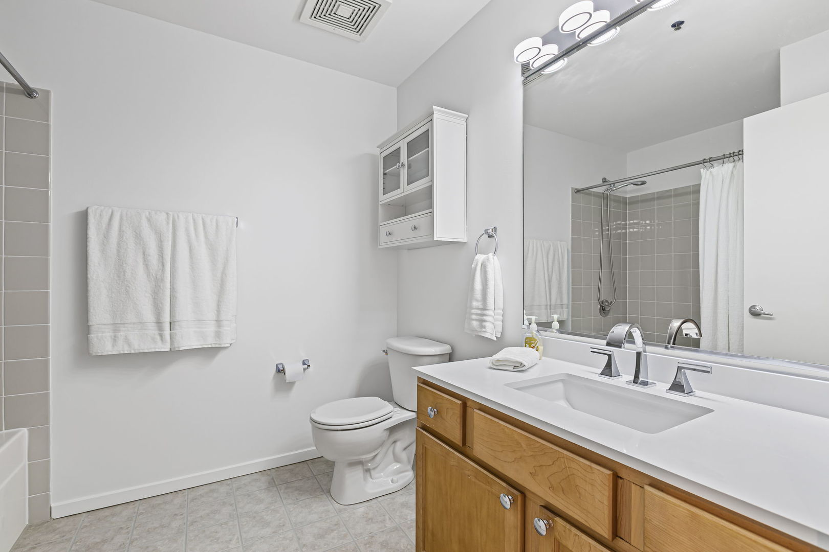 933 W VAN BUREN Street #523, Chicago, IL 60607
