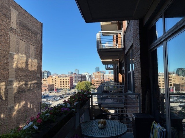 933 W VAN BUREN Street #523, Chicago, IL 60607