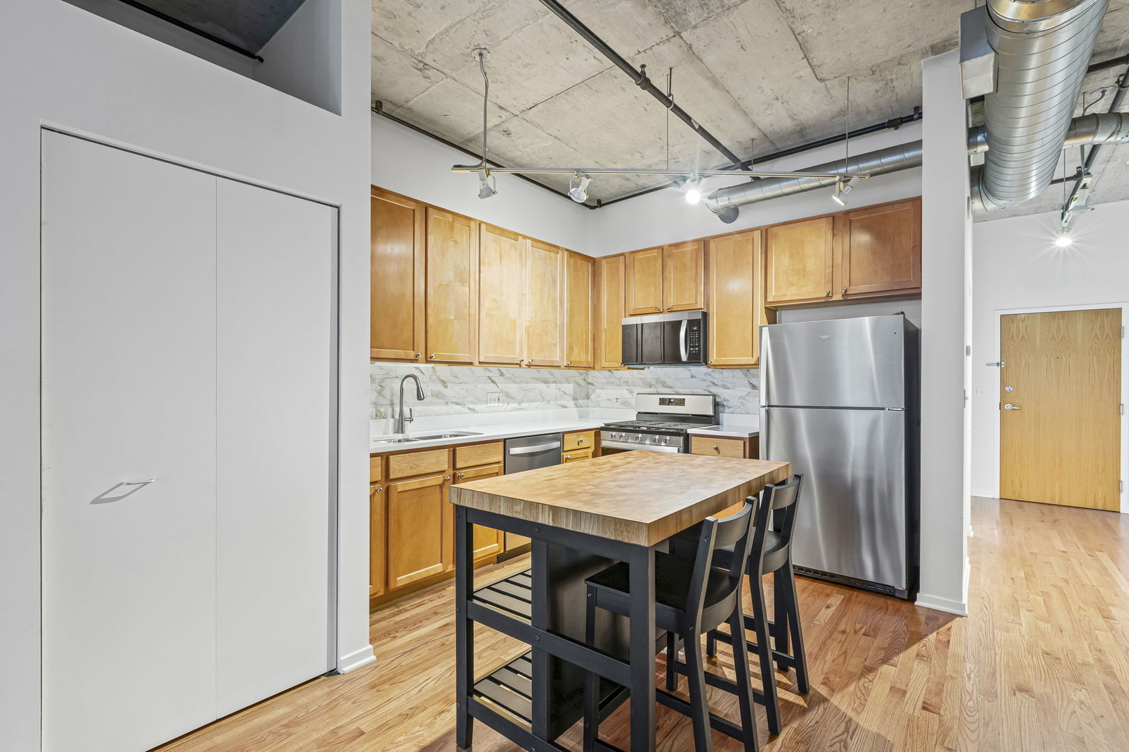 933 W VAN BUREN Street #523, Chicago, IL 60607