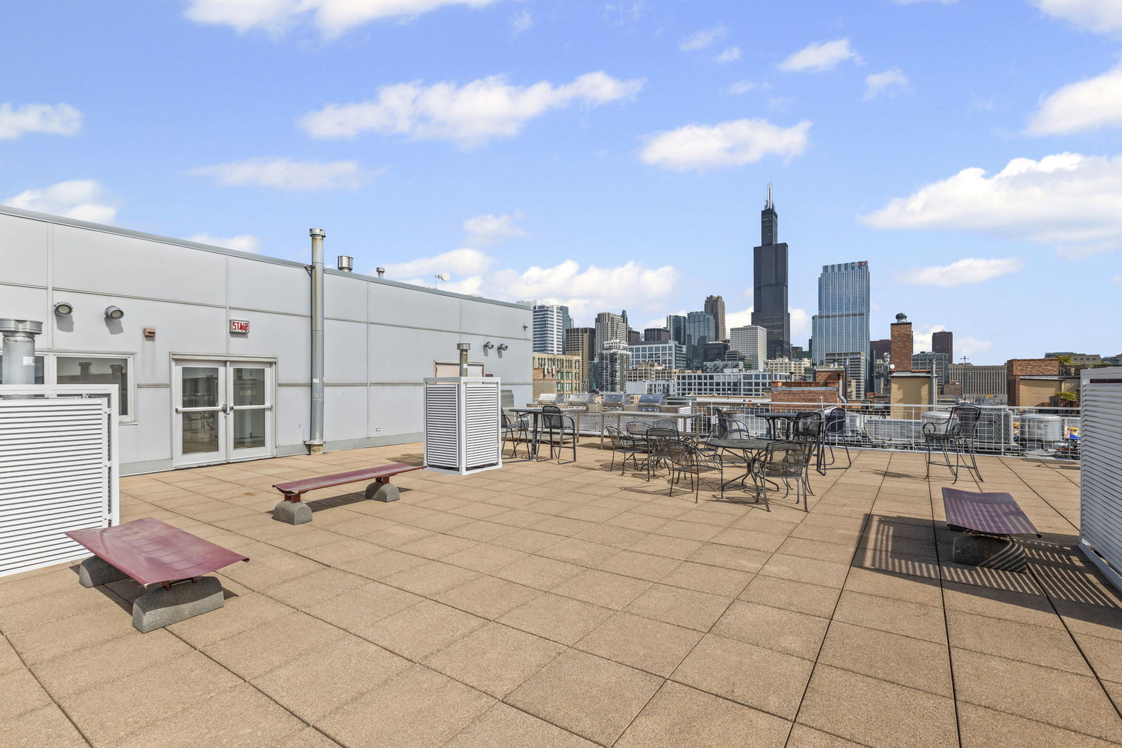 933 W VAN BUREN Street #523, Chicago, IL 60607