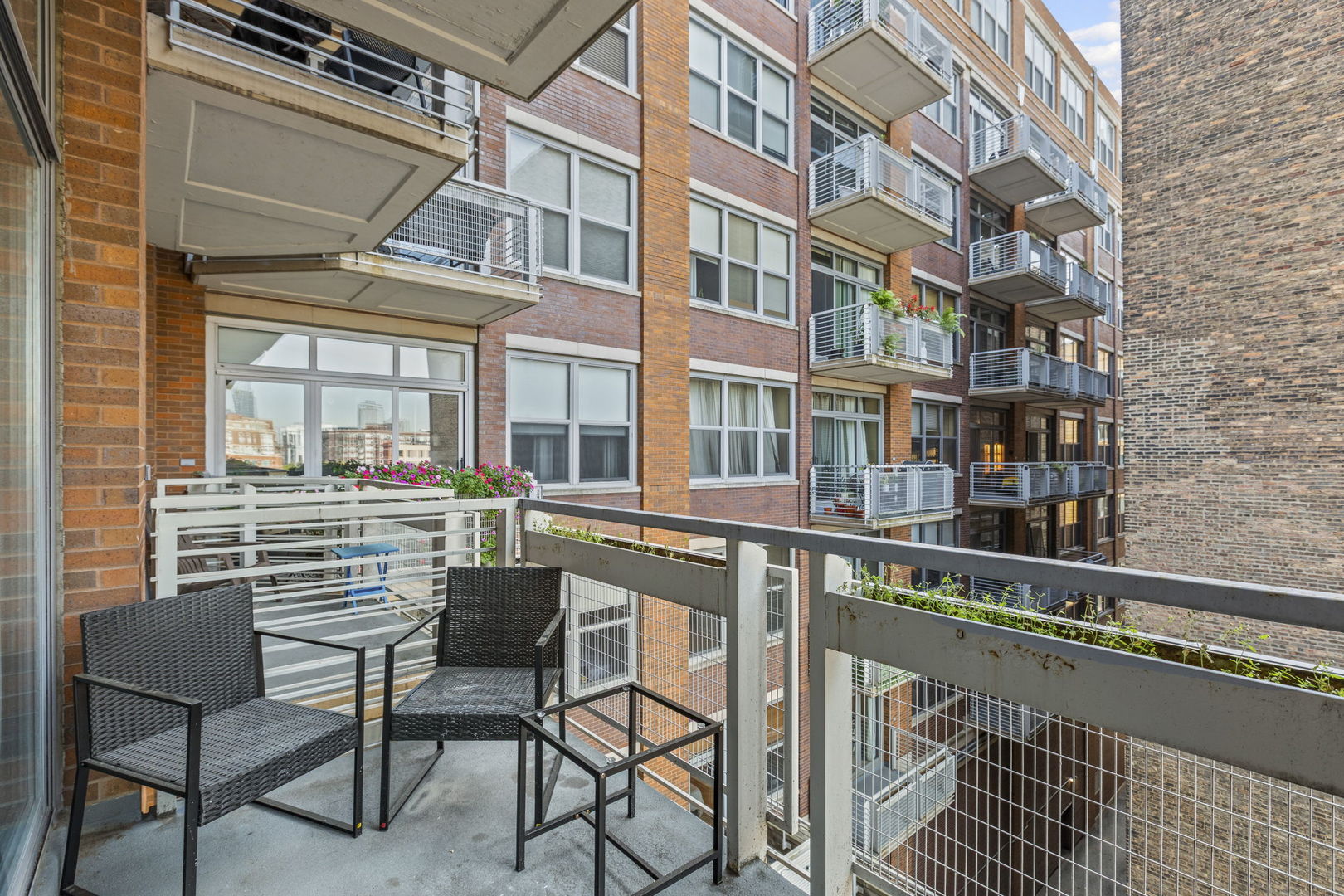 933 W VAN BUREN Street #523, Chicago, IL 60607