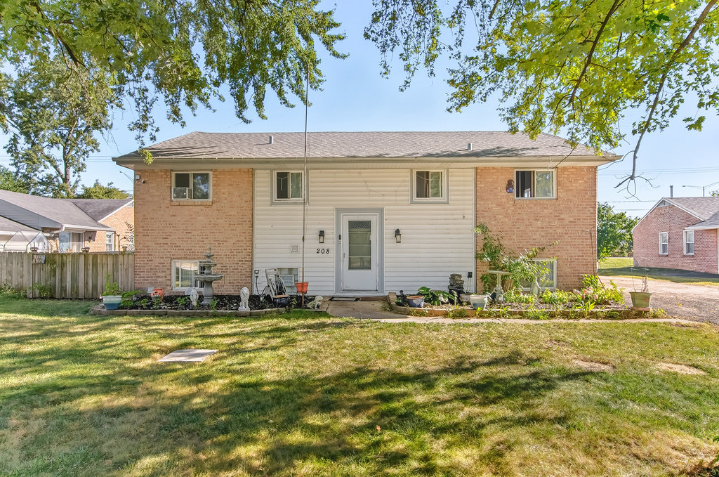 208 S Pinecrest Road, Bolingbrook, IL 60440