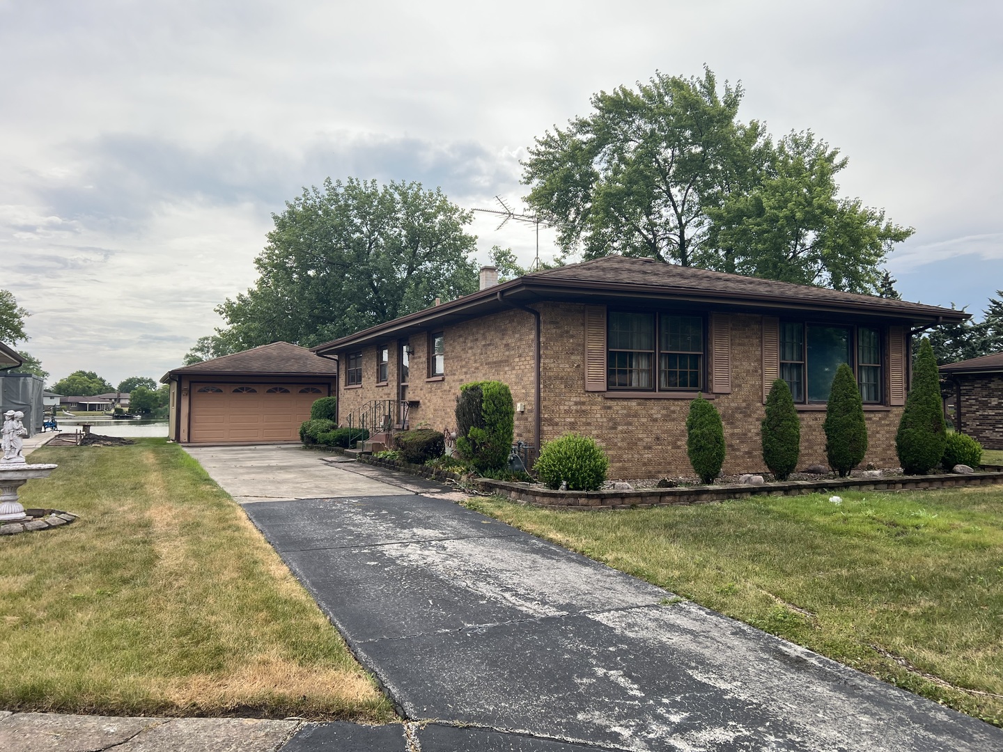 19729 Orchard Court, Lynwood, IL 60411