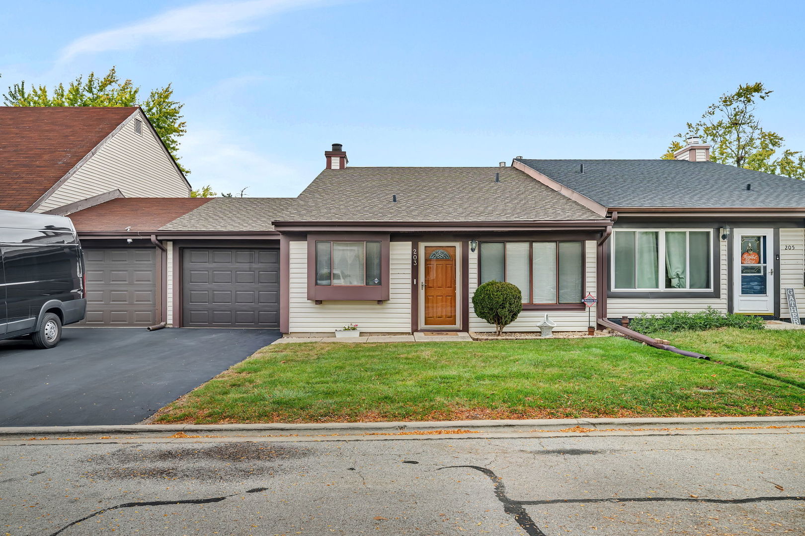 203 W Birchwood Drive #5, Romeoville, IL 60446