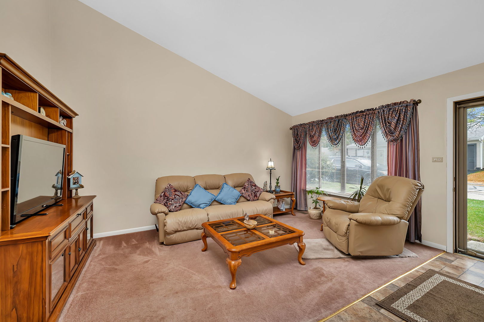 203 W Birchwood Drive #5, Romeoville, IL 60446